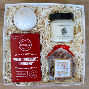Gift Box with Fraktals Belgian chocolate buttercrunch, shortbread, hand poured soy candle and a bath bomb by Buck Naked. Perfect little gift box for Valentine's Day or Galentine's Day 